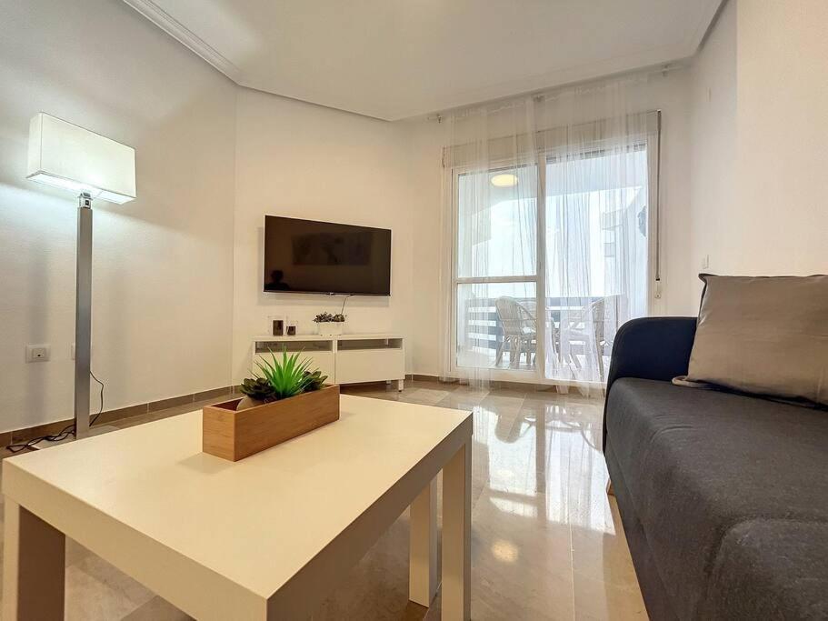 Oferta última hora! Con vistas al mar y piscina, Естепона ...