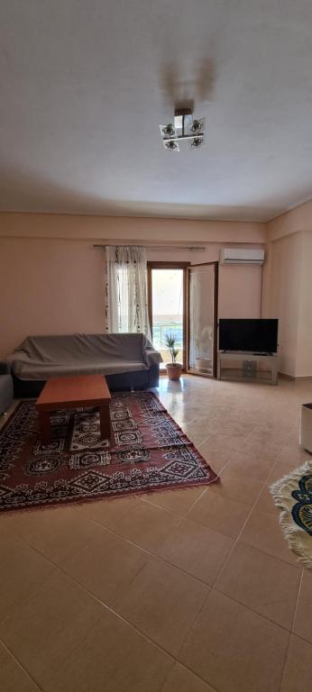 Elenis House - Image 9