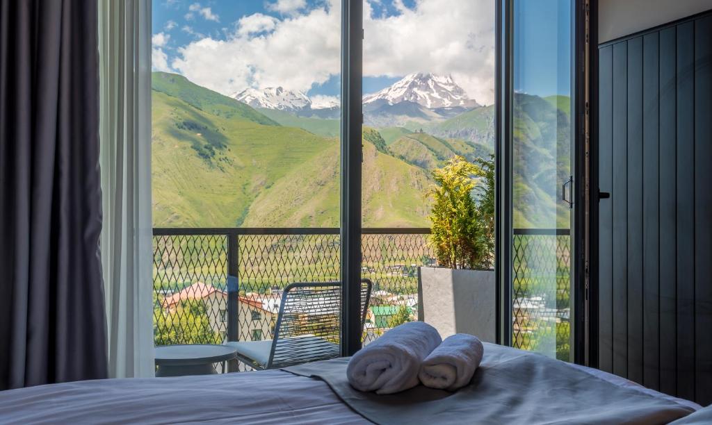 Nespecifikovaný výhled na hory nebo výhled na hory při pohledu z hotelu