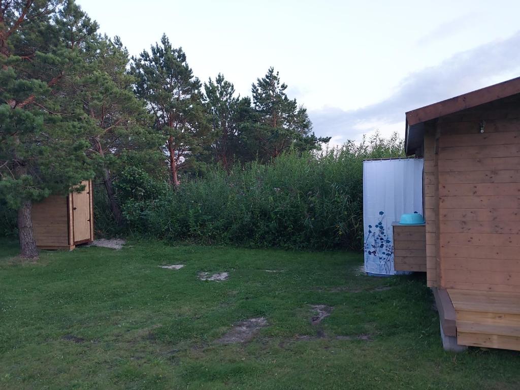 Zahrada ubytování Treimani Meremaja