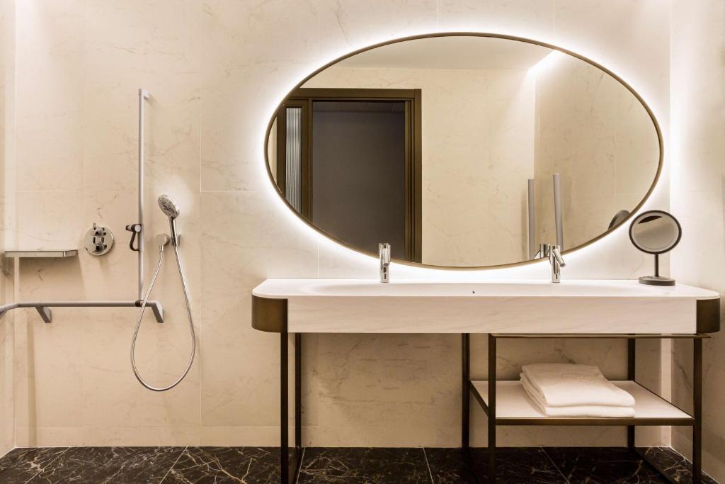 Radisson Collection Hotel, Magdalena Plaza Sevilla, Sevilla ...