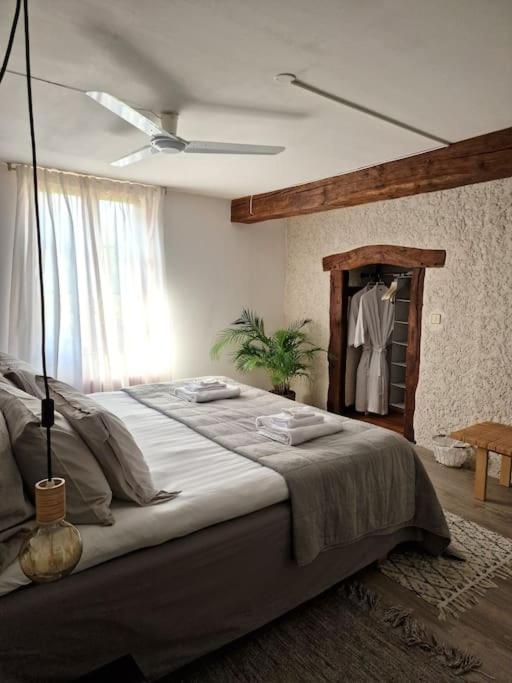 Postel nebo postele na pokoji v ubytování Maison Marcks Champagne