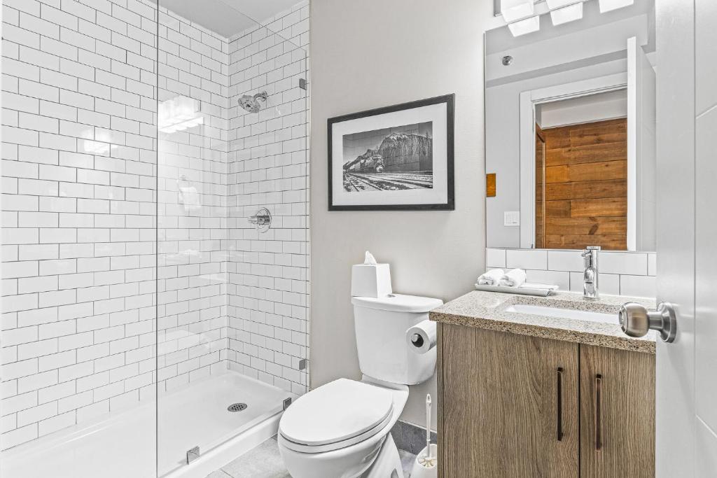 Basecamp Lodge Canmore - Resim 8