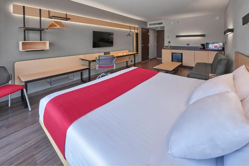 City Express by Marriott Comitán - 高级特大号床间 - 带沙发床