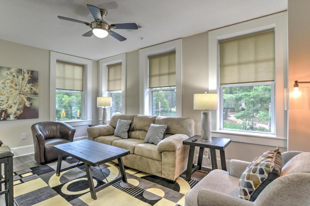 Historic King James Unit 10, Asheville (updated prices 2024)