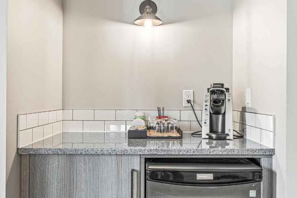 Basecamp Lodge Canmore - Resim 17