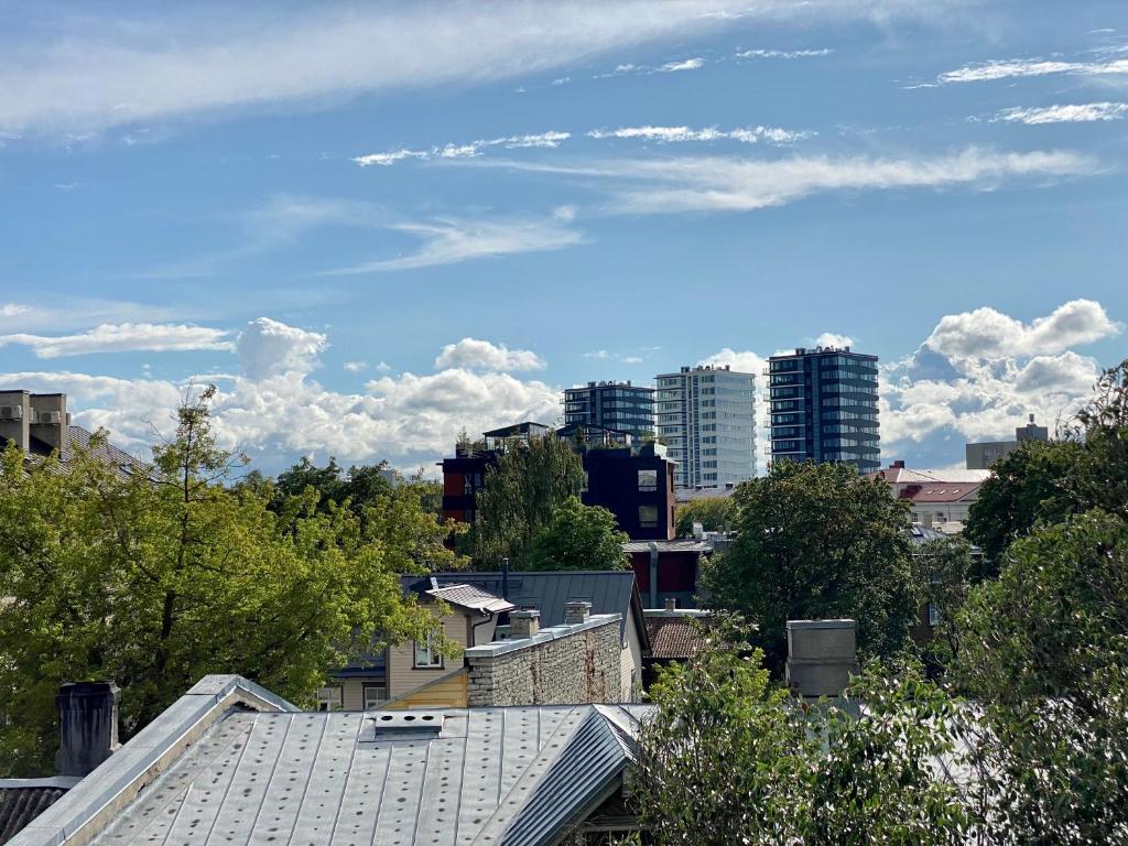 Nespecifikovaný výhled na destinaci Tallinn nebo výhled na město při pohledu z apartmánu