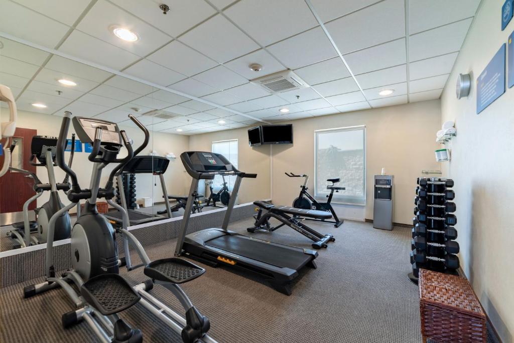 Fitness centrum a/nebo fitness zařízení v ubytování City Express by Marriott Tula