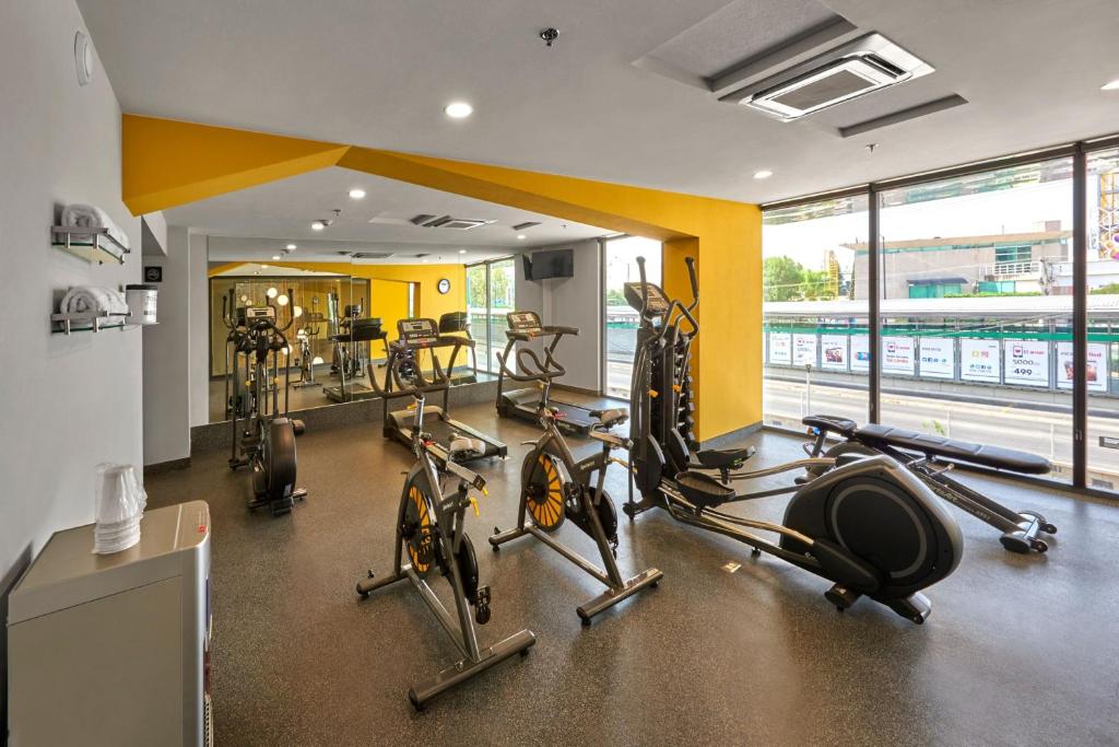 Fitness centrum a/nebo fitness zařízení v ubytování City Express Plus by Marriott Leon Centro de Convenciones