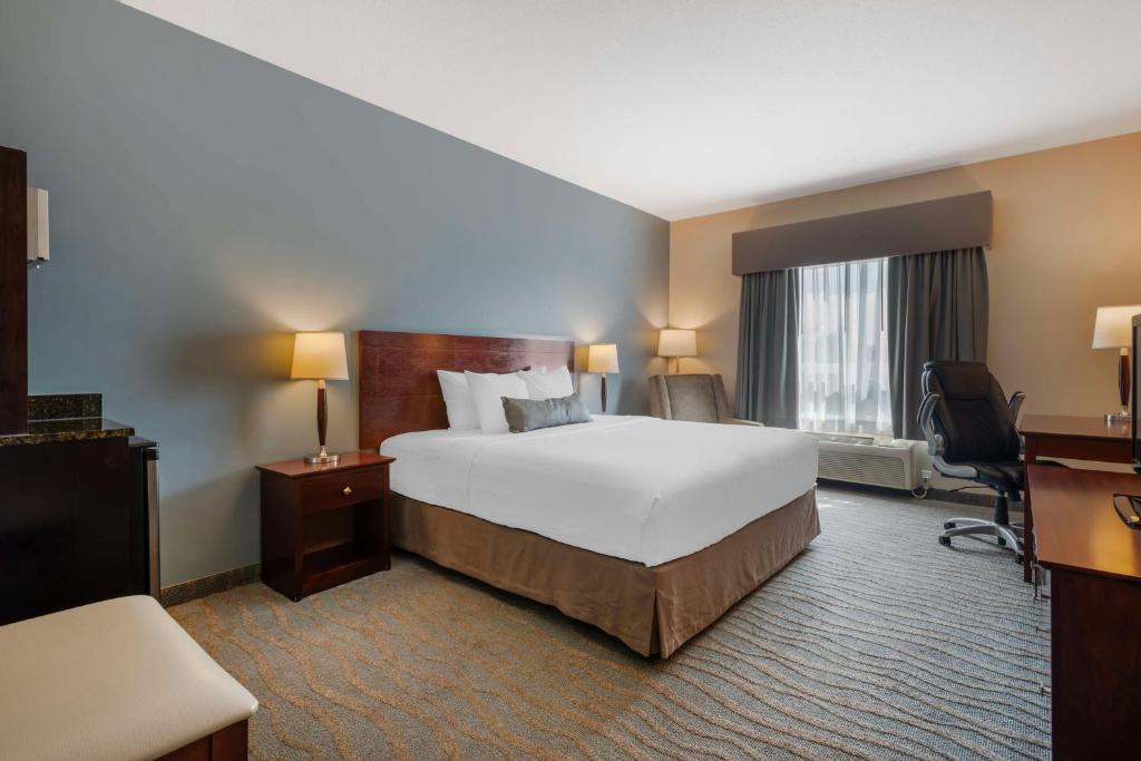 Best Western Rocky Mountain House Inn & Suites - Room King Con Sofá Cama - No Fumadores