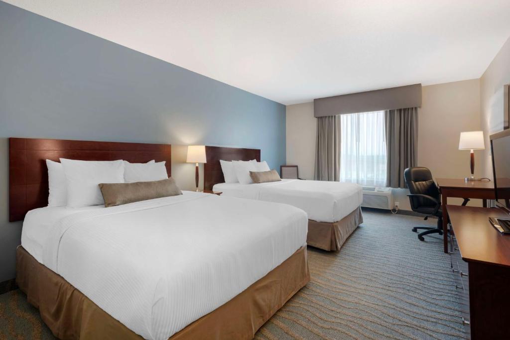 Best Western Rocky Mountain House Inn & Suites - Queen Room Met Twee Queensize Bedden - Niet -roken