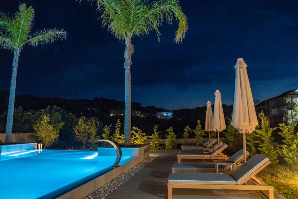 Piscina de la sau aproape de Apartments Stanaj