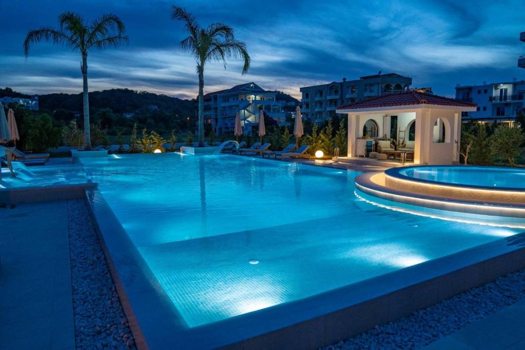 Piscina de la sau aproape de Apartments Stanaj