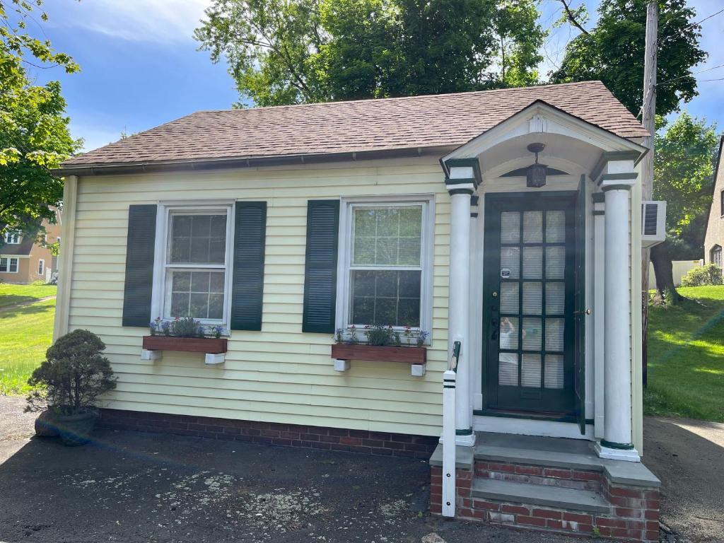 Historic Whitneyville Cottage, Hamden Updated 2024 Prices
