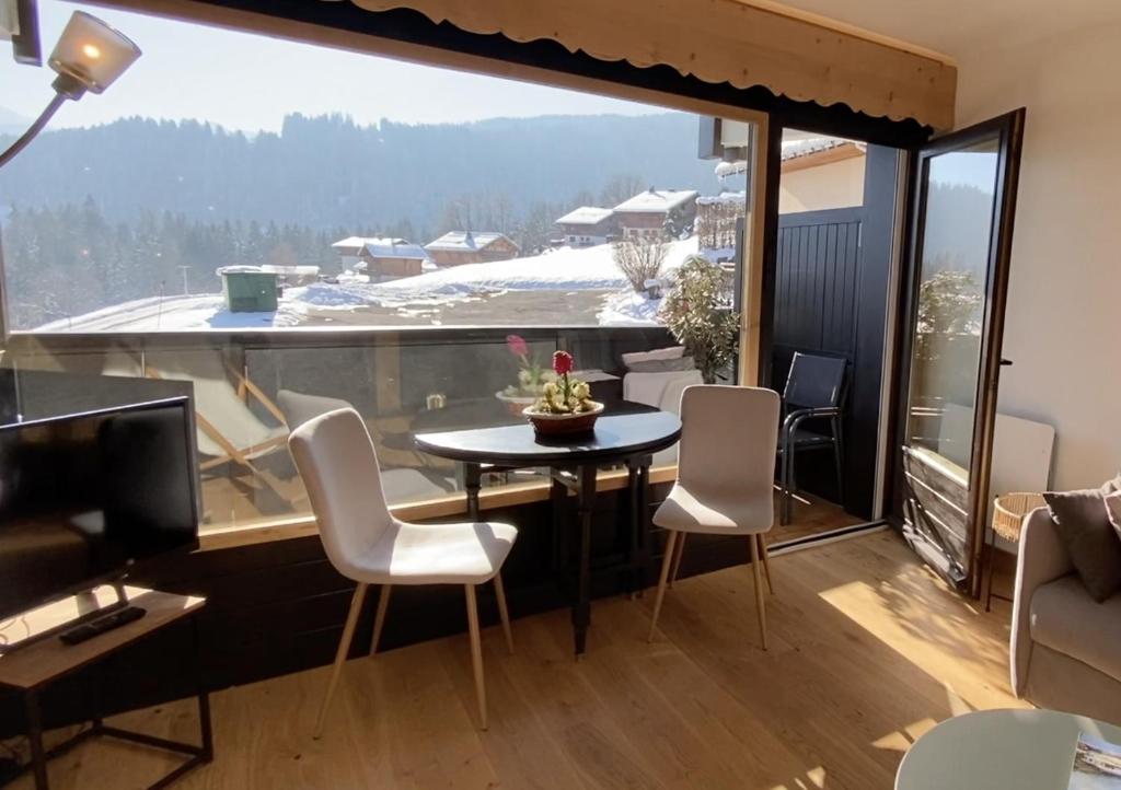 Nespecifikovaný výhled na hory nebo výhled na hory při pohledu z apartmánu