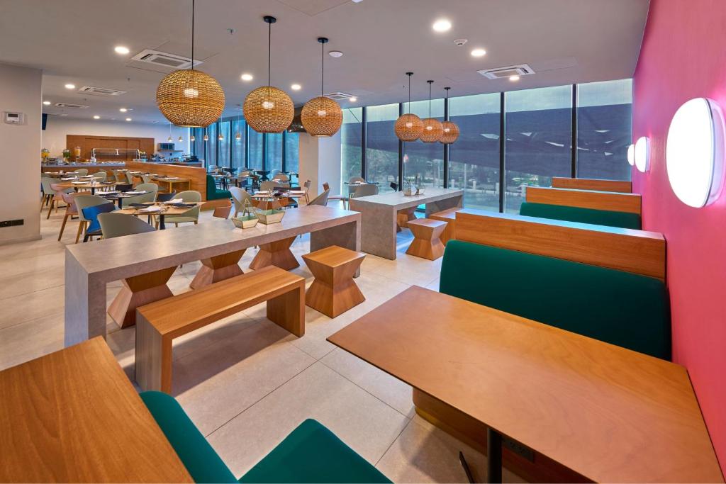 Restaurace v ubytování City Express Plus by Marriott Merida