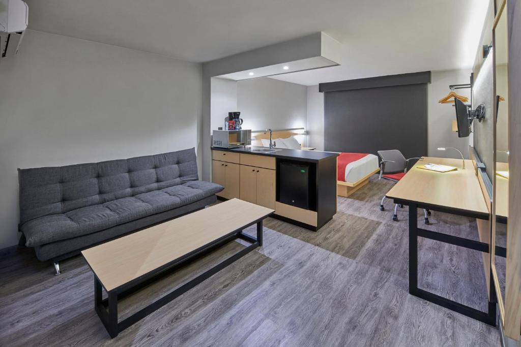Kuchyň nebo kuchyňský kout v ubytování City Express by Marriott Queretaro