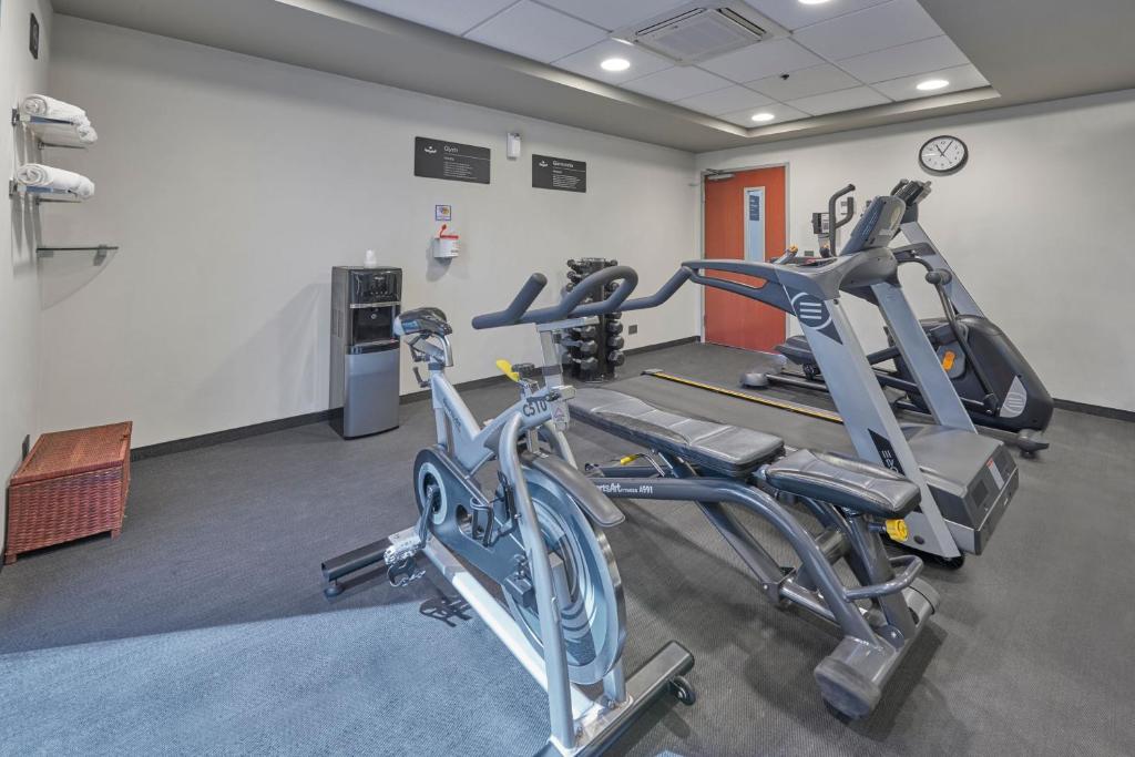 Fitness centrum a/nebo fitness zařízení v ubytování City Express by Marriott Irapuato