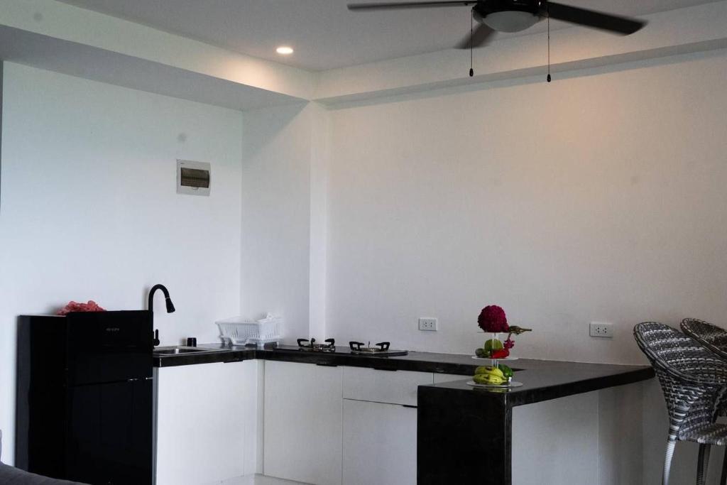 Kuchyň nebo kuchyňský kout v ubytování Tablas Seaview Homestay