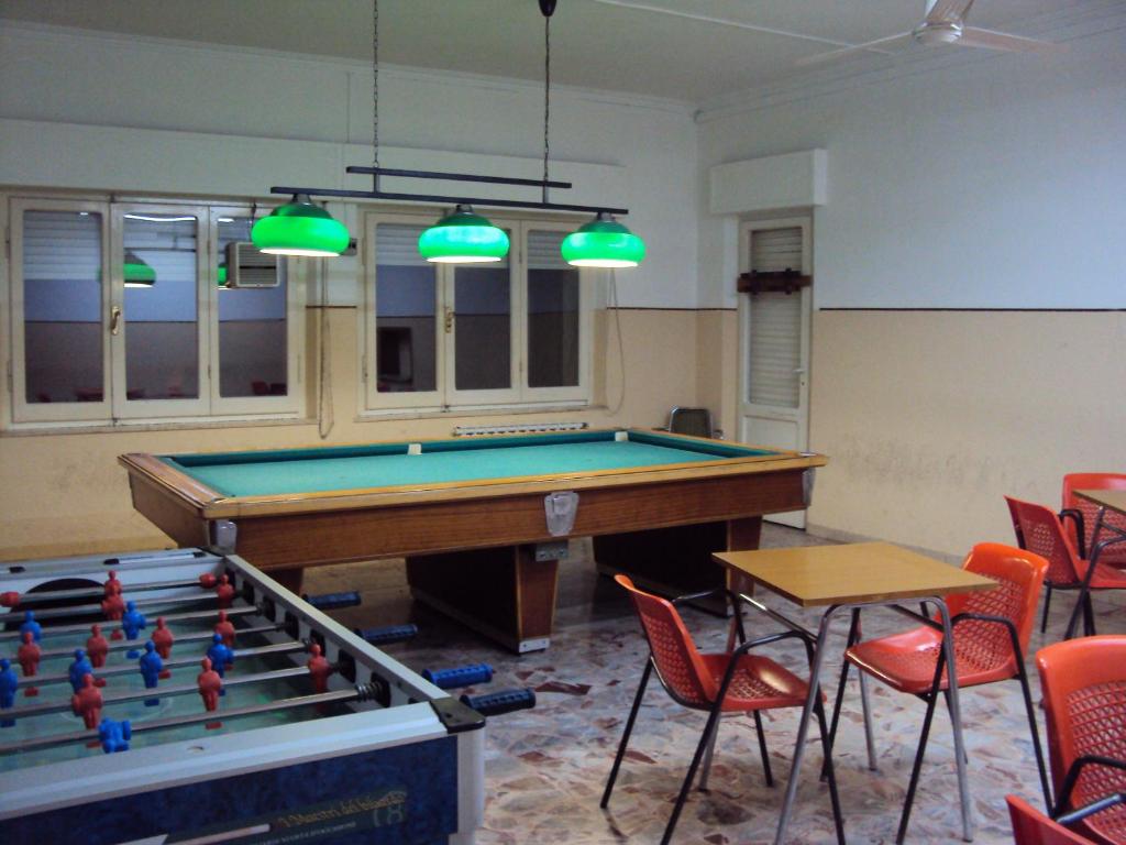 Biliár nebo kulečník v ubytování Hotel Bar Dany
