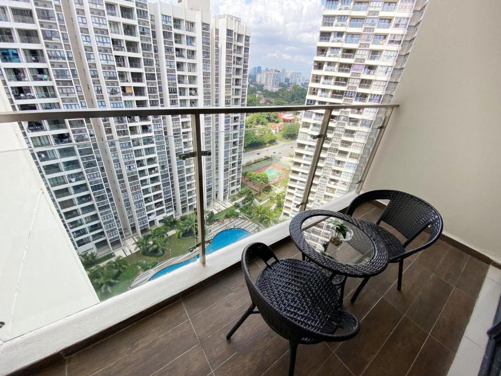 Scenic Country Garden Danga Bay by Lions Bay - Apartamento Con Vista A La Piscina