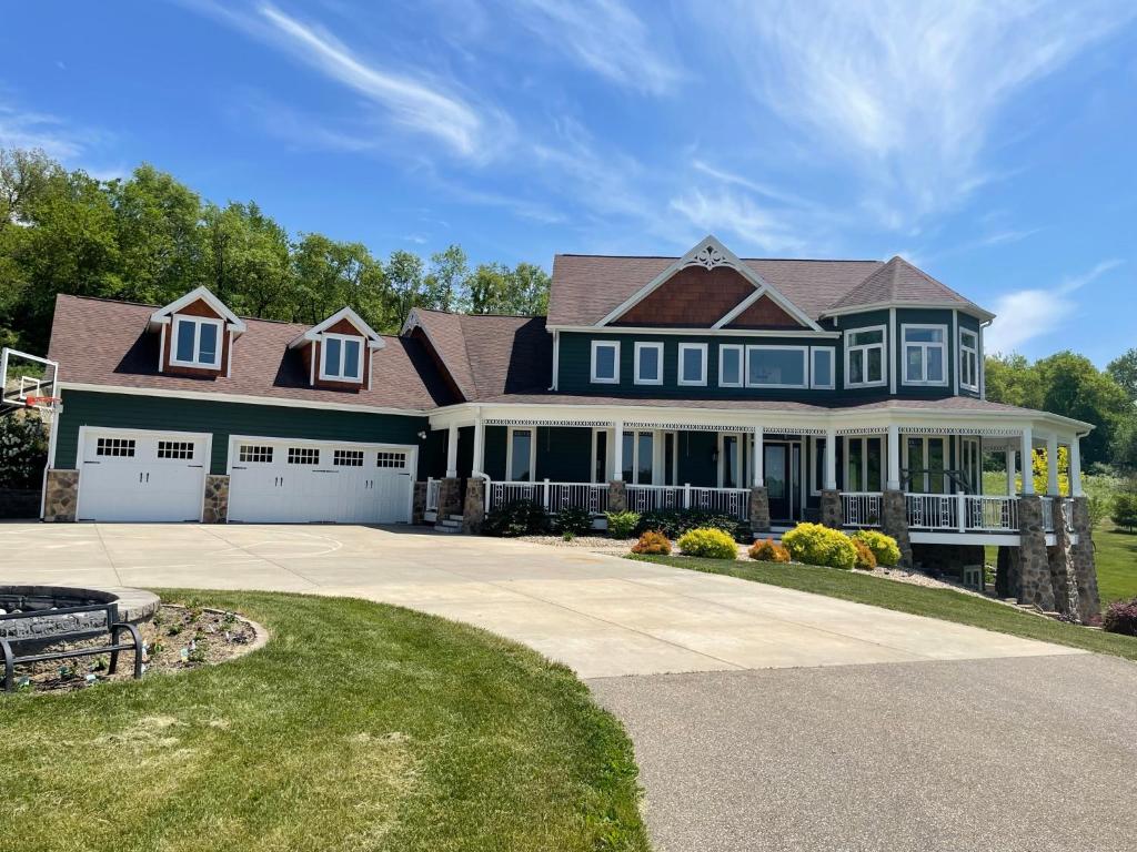 Luxurious Country Retreat, Mount Horeb Updated 2024 Prices