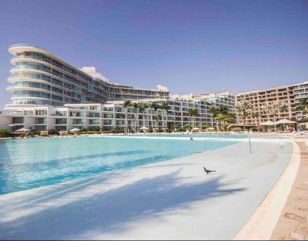 Swimmingpoolen hos eller tæt på Paraíso frente al mar 313