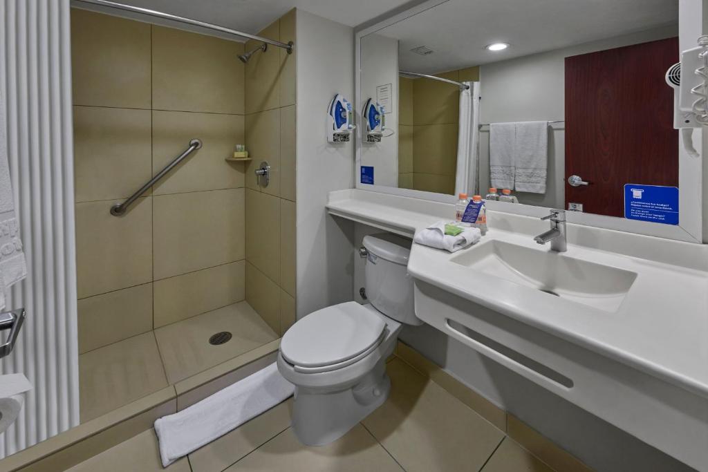 City Express by Marriott Nogales - Reina Suite Con Sofá Cama