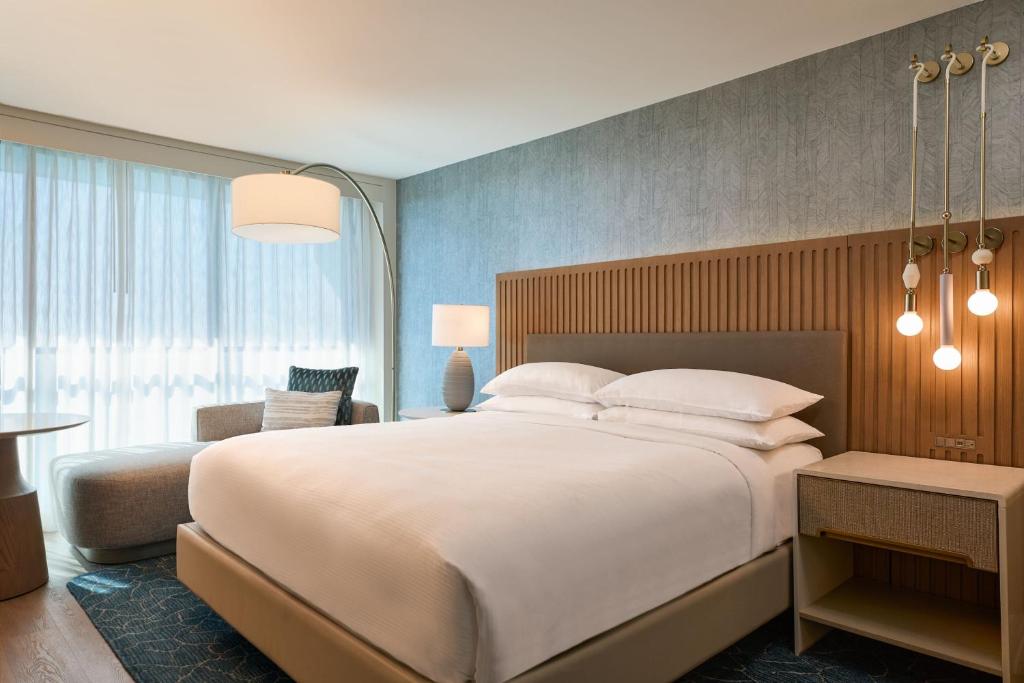 VEA Newport Beach, a Marriott Resort & Spa - 