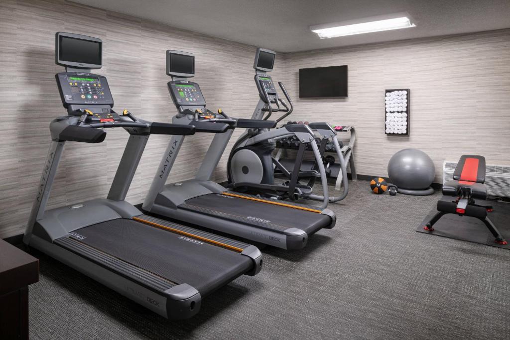Fitness centrum a/nebo fitness zařízení v ubytování Courtyard by Marriott Las Vegas Convention Center