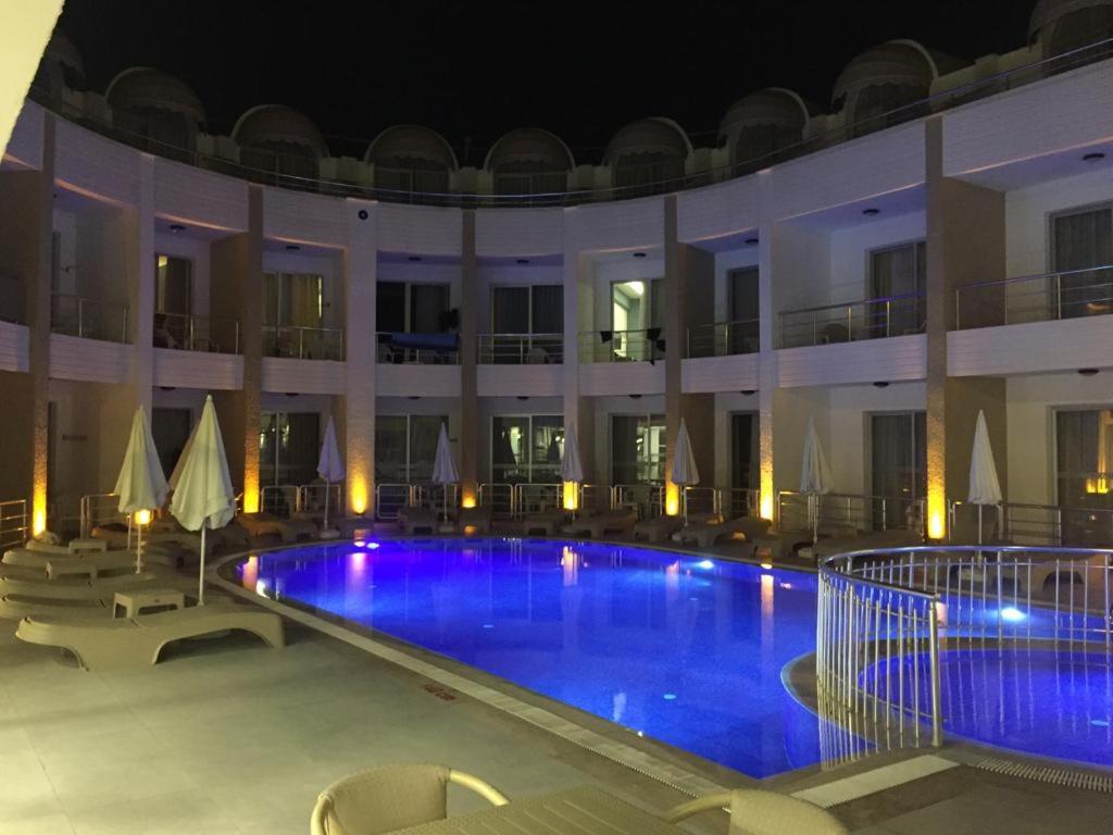 Bazén v ubytování Hotel Felizya Kemer nebo v jeho okolí