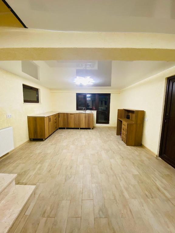 TV a/nebo společenská místnost v ubytování HOTEL SUNRISE