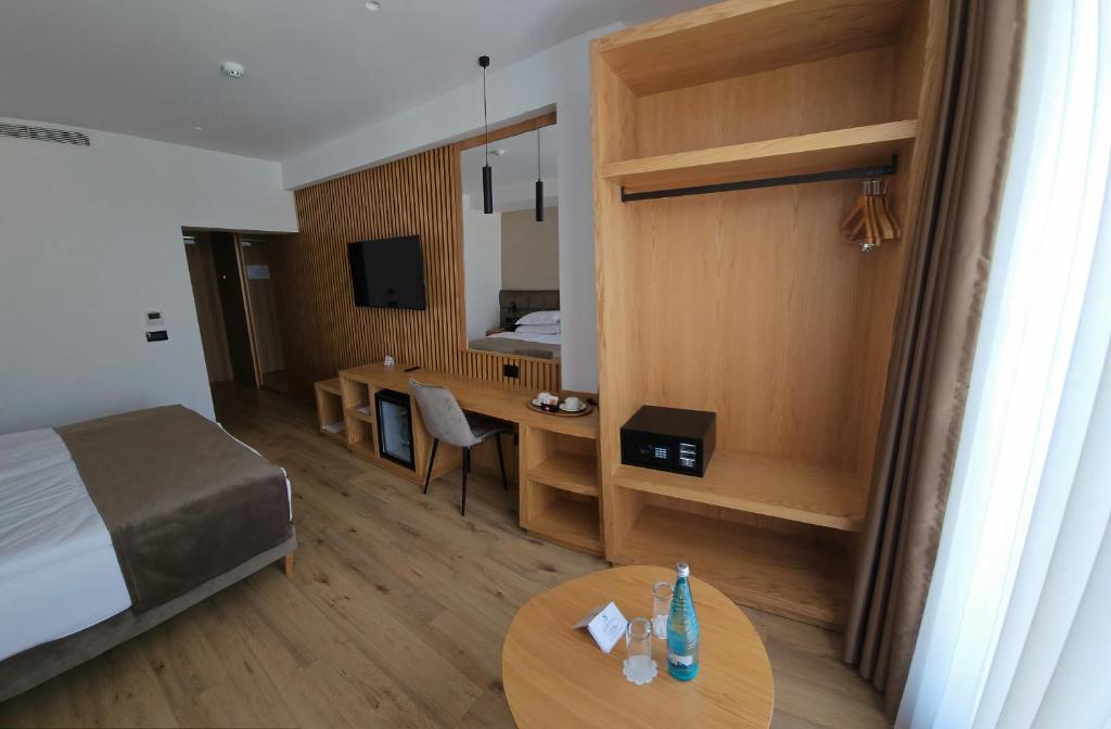 TV a/nebo společenská místnost v ubytování SIBB Hotel
