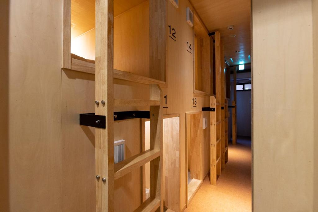 Cafe & Guest House Nagonoya - 8床混合宿舍房间