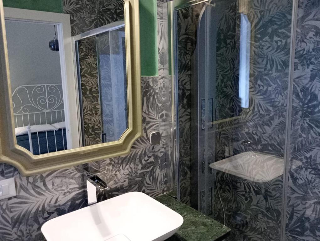 Баня в Capinera Luxury