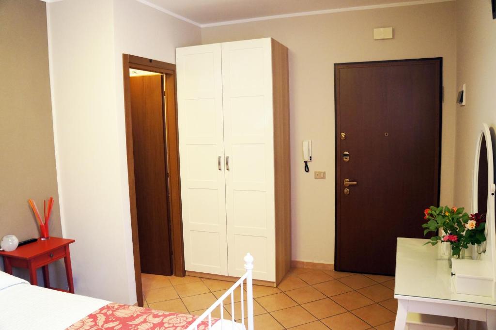 Alexander Rooms - 11