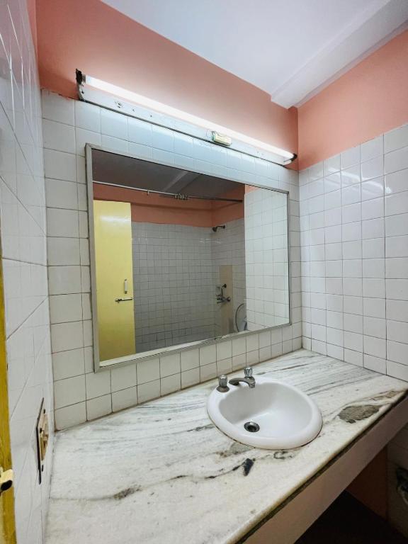 Koupelna v ubytování Gautam Hotel