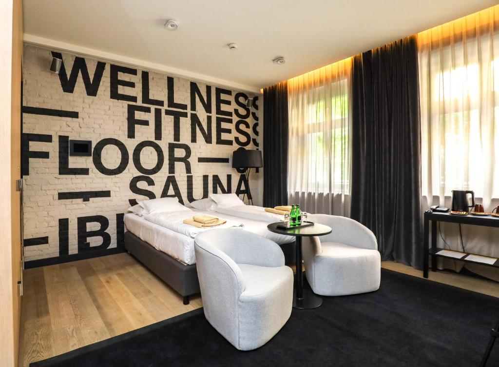 Ilonn Boutique Limanowskiego - Resim 12