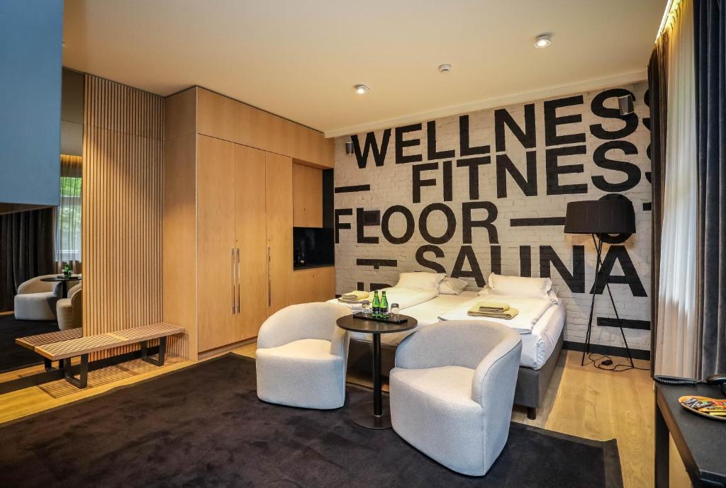 Ilonn Boutique Limanowskiego - Resim 13