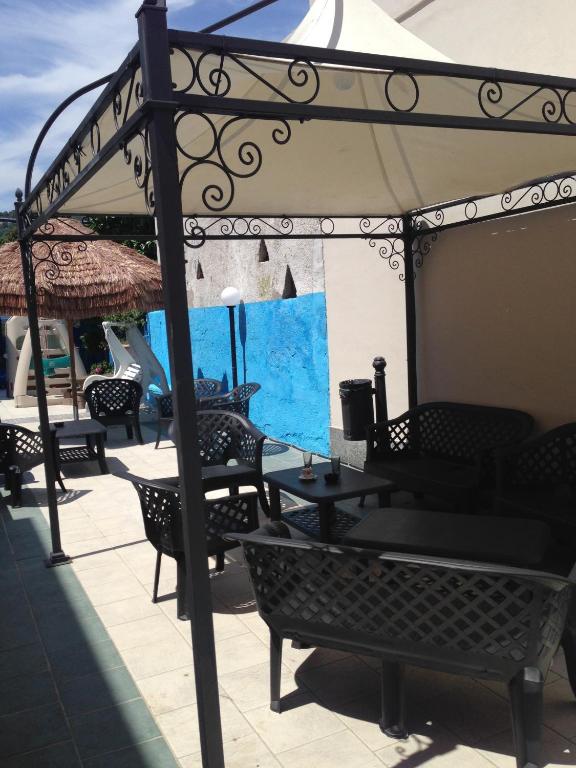Patio nebo venkovní prostory v ubytování Hotel Albatros