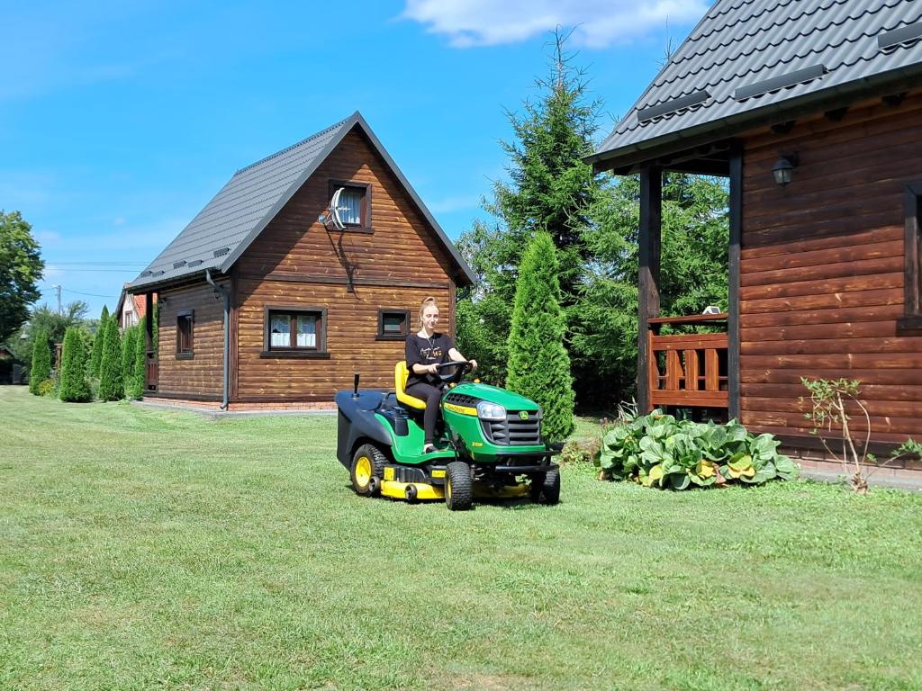 Vonkajšia záhrada v ubytovaní Domki nad Szelągiem