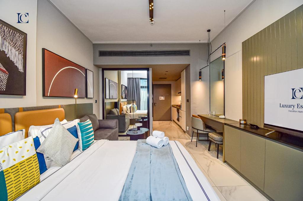 Posezení v ubytování Luxury Escapes - Large & Brand New Studio Apt Business Bay - MAG