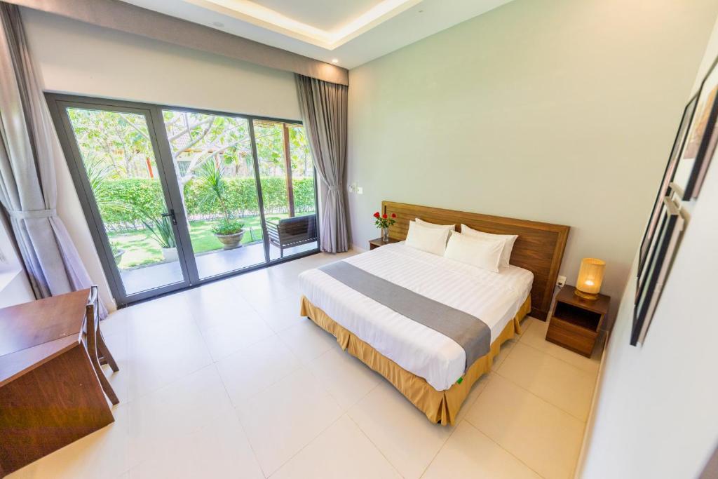 Emerald Garden Retreat - 13