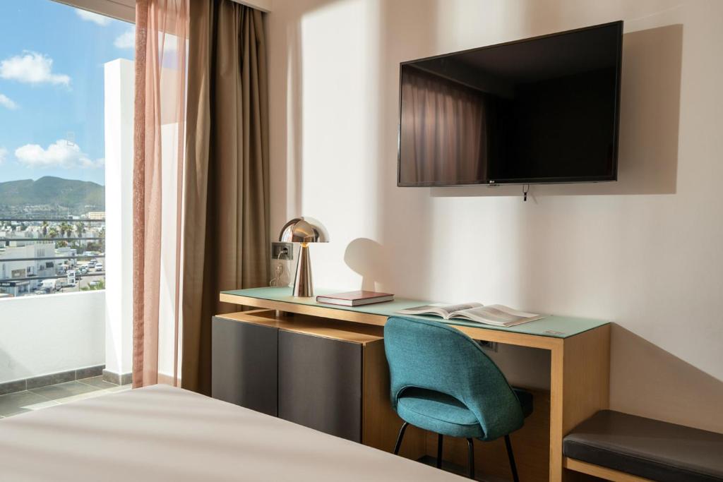 Telewizja i/lub zestaw kina domowego w obiekcie Ocean Drive Ibiza