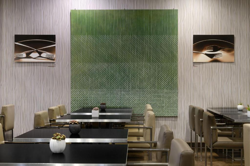 Posezení v ubytování AC Hotel Brescia by Marriott