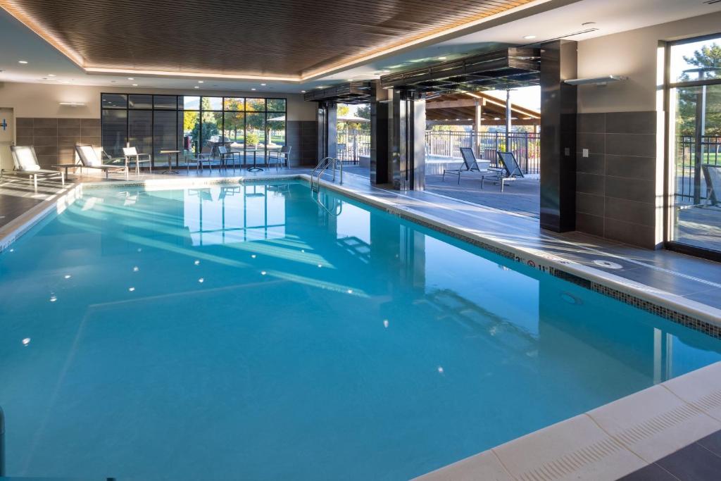 Bazén v ubytování Residence Inn by Marriott Wenatchee nebo v jeho okolí
