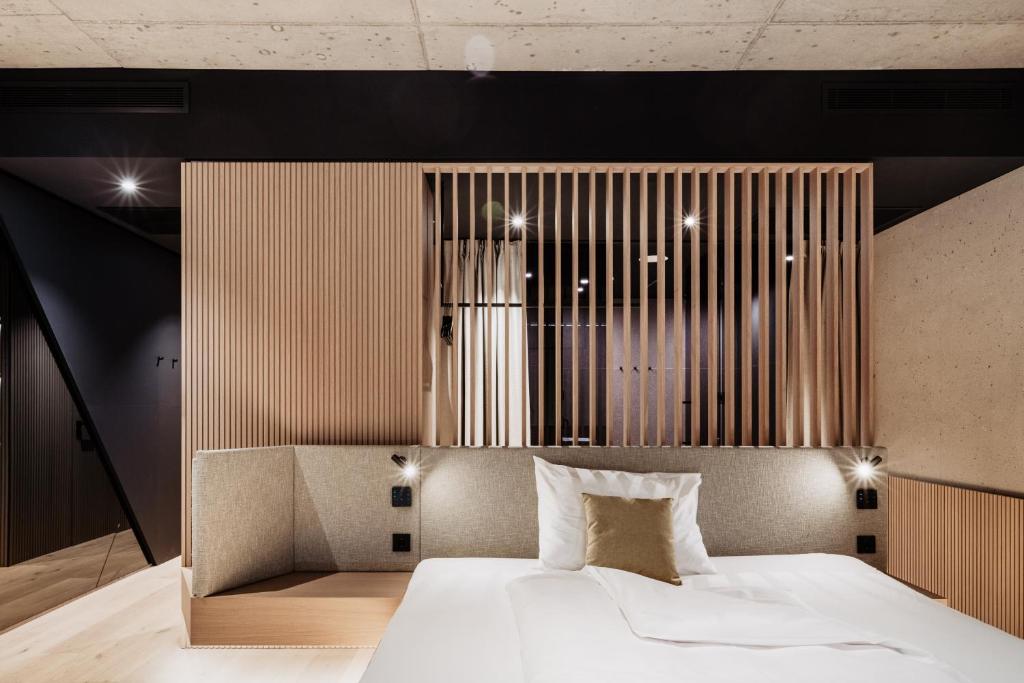 Loxone Campus - Junior Suite