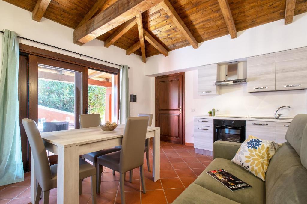 Η κουζίνα ή μικρή κουζίνα στο Villa Robi