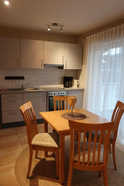 Kuchyň nebo kuchyňský kout v ubytování Weingut und Gästehaus Apel