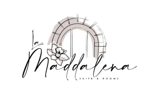 ein Hochzeitslogo mit dem Logo für einen Hochzeitsort in der Unterkunft La Maddalena Suite & Rooms in Bitonto
